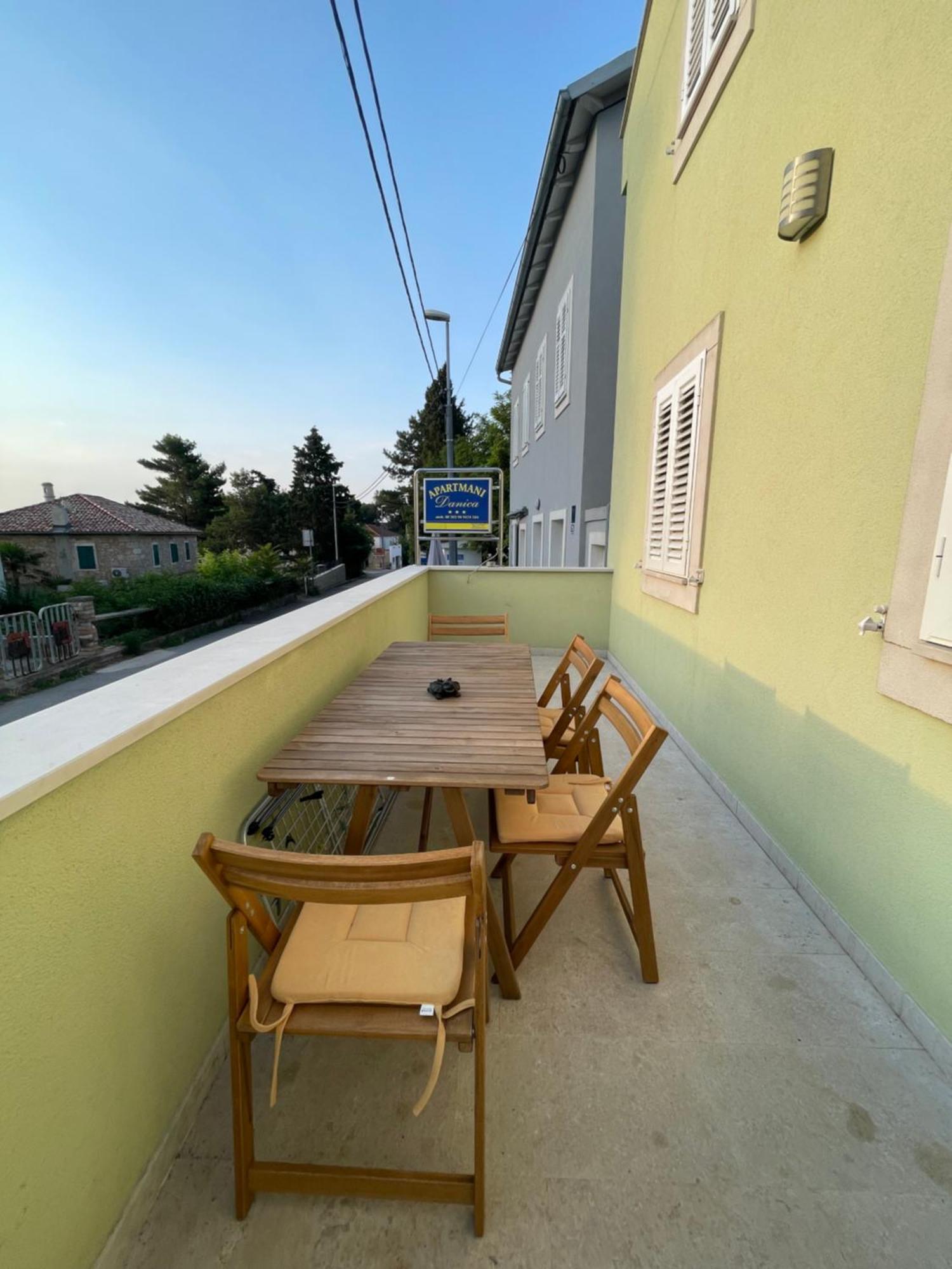 Apartmani Danica Nerezine Exterior photo